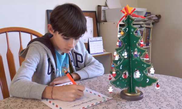 A Spanish kid writes a letter to the Three Wise Men